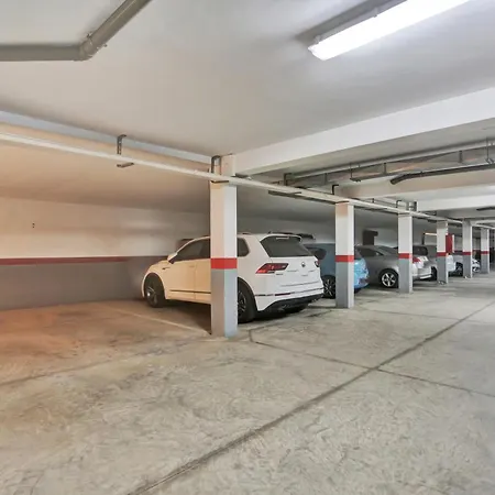 Downwind Villa, Pool, Parking, Fibre