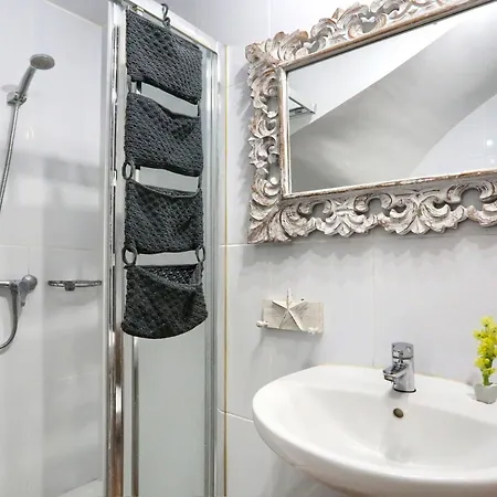 Downwind Villa, Pool, Parking, Fibre Casa vacanze
