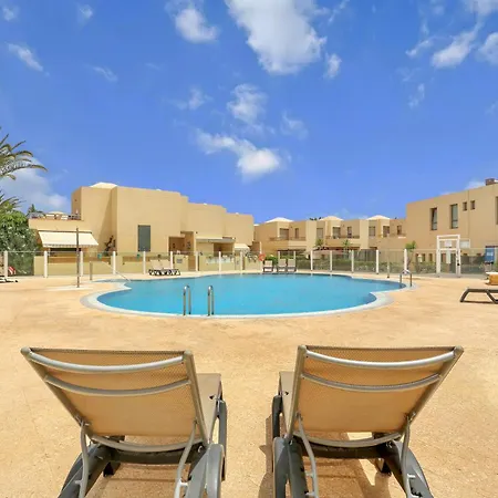 Downwind Villa, Pool, Parking, Fibre *
