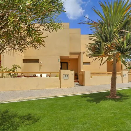 Semesterbostad Downwind Villa, Pool, Parking, Fibre *