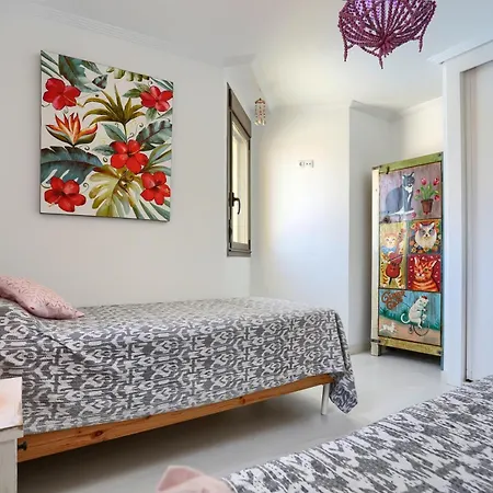 Semesterbostad Downwind Villa, Pool, Parking, Fibre *