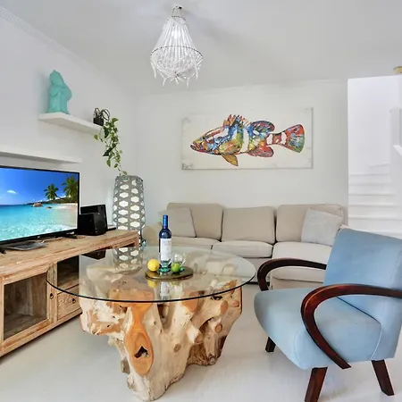 Downwind Villa, Pool, Parking, Fibre Semesterbostad La Tejita