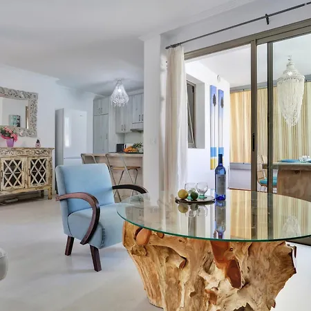 Downwind Villa, Pool, Parking, Fibre Holiday home La Tejita